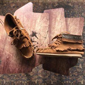 Minnetonka Booties